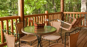 Terrace/patio - Chanticleer Cabins (Sturgeon Bay)