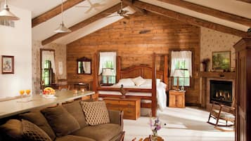 Tamarack Cabin, 1 King Bed, Non Smoking, Jetted Tub | 1 bedroom, Egyptian cotton sheets, premium bedding, pillowtop beds
