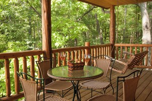 Oak Cabin, 1 Bedrooms, Non Smoking, Jetted Tub | Terrace/patio