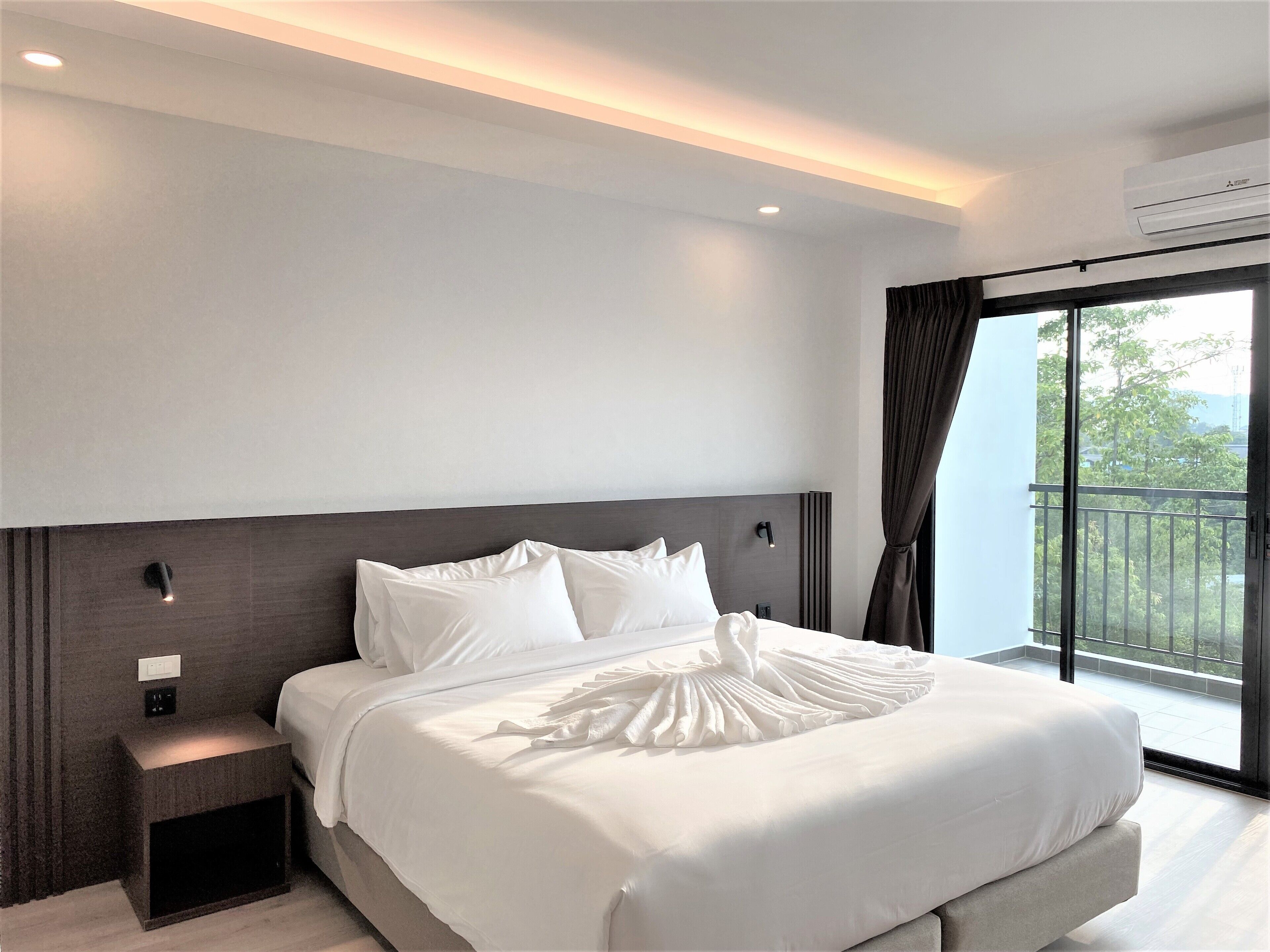 Phòng Deluxe, 1 giường cỡ king, bồn tắm | Két bảo mật tại phòng, bàn, khu vực làm việc phù hợp cho laptop 