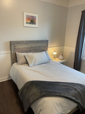 3 soverom, strykejern/-brett, reiseseng for barn og wi-fi (inkludert)