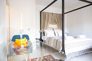 1 bedroom, WiFi, bed sheets - Peaceful Nest City Shelter close to Montmartre (Paris)