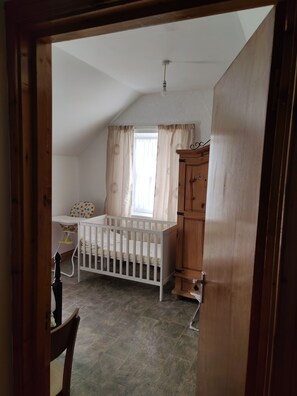 4 Schlafzimmer, Bügeleisen/Bügelbrett, WLAN, Bettwäsche