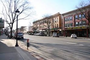 Stroll through the vibrant commercial area, lined with restaurants and shops.