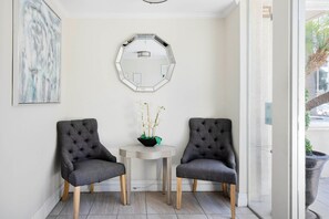 Interior - Modern Beverly Hills Jr 1BR, nr Shops & Groceries, by Blueground (Los Angeles)