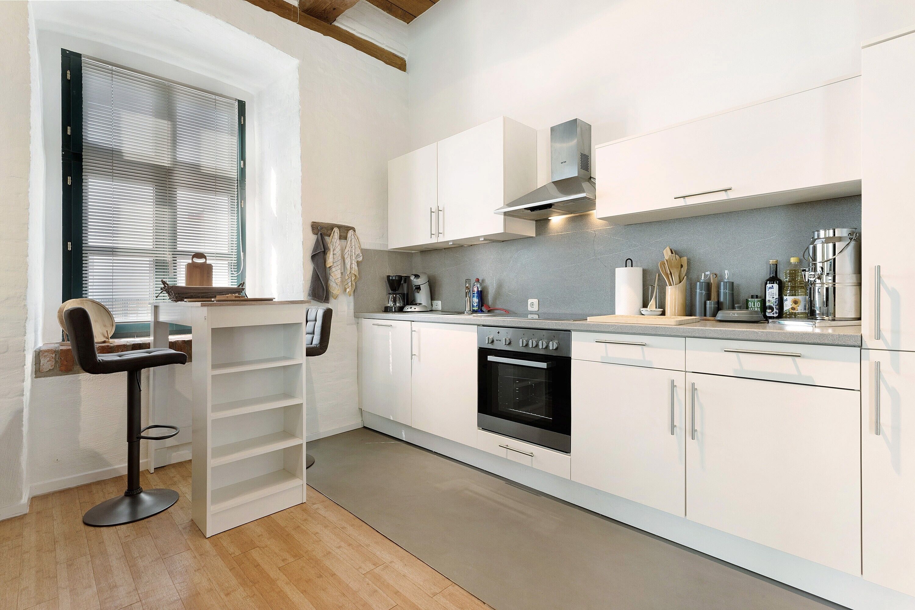 Køleskab, ovn, kogeplade, opvaskemaskine