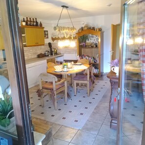 Dining - Apartment 'Langerwehe' with private terrace, private garden and Wi-Fi (Langerwehe)