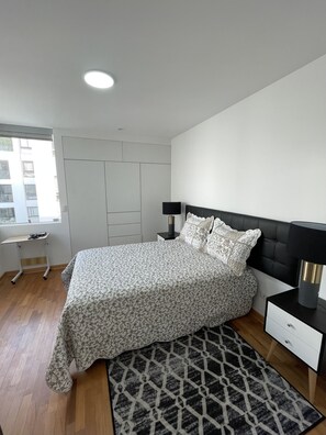 3 Schlafzimmer, Schreibtisch, Bügeleisen/Bügelbrett, kostenloses WLAN