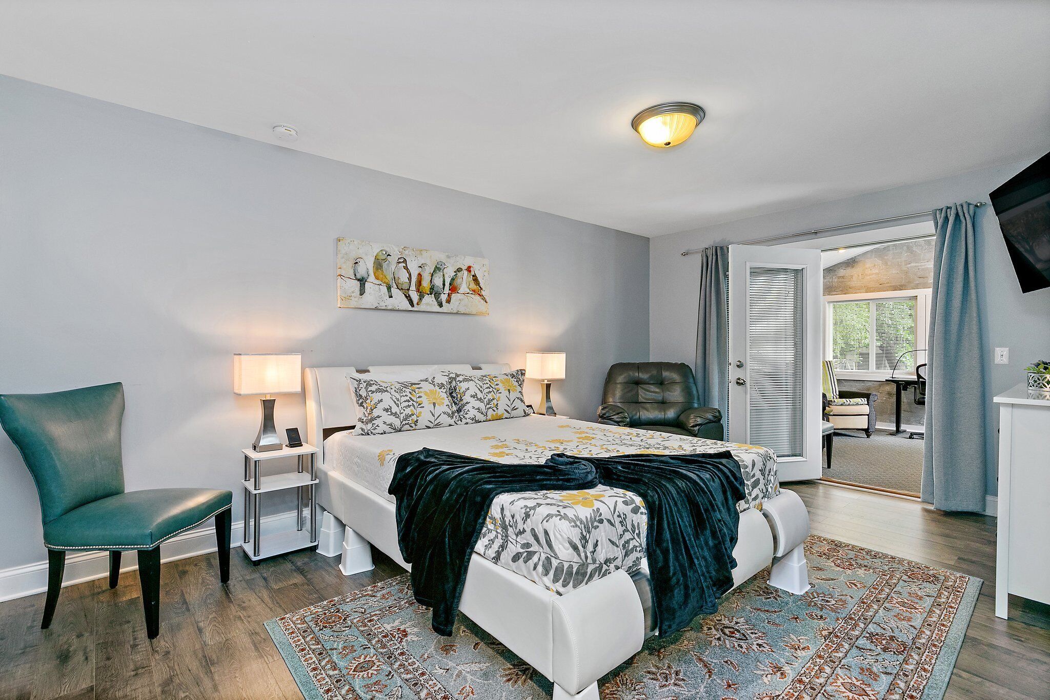 4 bedrooms, memory-foam beds, desk, WiFi