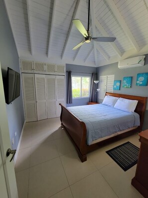 3 bedrooms, in-room safe, iron/ironing board, travel crib - Contemporary Paradise near Ocho Rios (Priory)