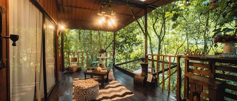 Kamar Mewah | Balkon