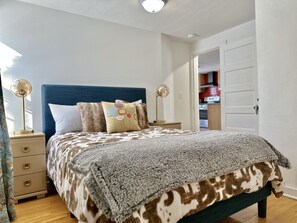 2 bedrooms, iron/ironing board, free WiFi, bed sheets