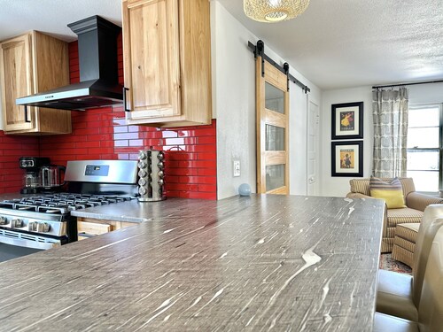 Brand New Stylish Condo near Trails & Downtown