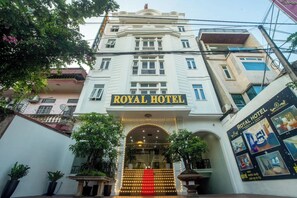 Front of property - Royal Hotel Bac Ninh (Thuan Thanh)