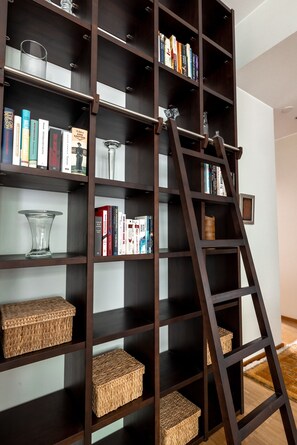 Apartamento luxo | Área de estar | TV de tela plana 40 polegadas com canais a cabo, TV