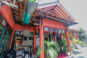 Front of property - SPOT ON 90272 Istana Griya 1 Hotel (Surakarta)