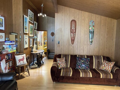 Georgian Bay Waterfront Cottage w/ Private Beach, Firepit, Family Friendly Cozy!