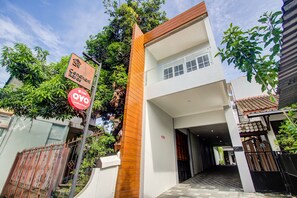 Front of property - Super OYO Collection O 3280 Cendhani Raras (Yogyakarta)