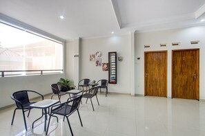 Lobby - Super OYO Collection O 3280 Cendhani Raras (Yogyakarta)