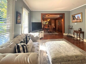 TV - Downtown 66 Center Main House Free Park 3Bed+3Bath (Eureka Springs)