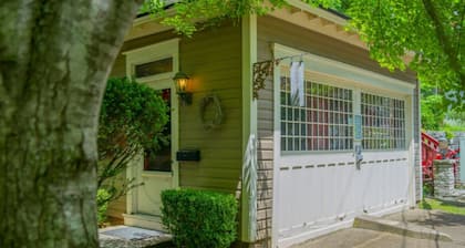 66 Center - Carriage House