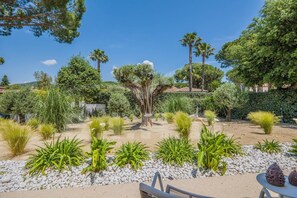Property grounds - Villa in a secure estate in Grimaud (GRIMAUD)