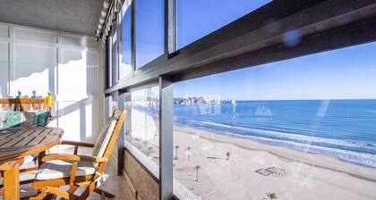 Espacio Sobre MAR 16 - Primera Línea de Playa - Piscina y Parking