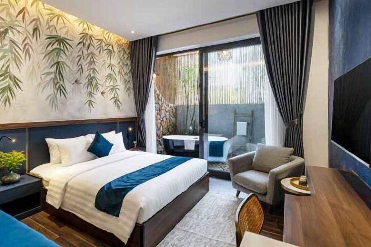 Premium bedding, memory foam beds, minibar, individually decorated