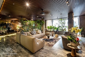 Lobby sitting area - Kunkin Garden Aparthotel (Ho Chi Minh City)