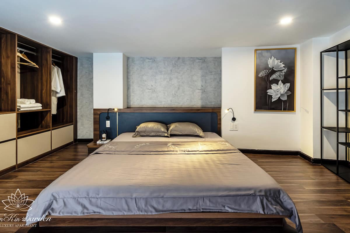 Ropa de cama de alta calidad, colchones con efecto memoria y minibar