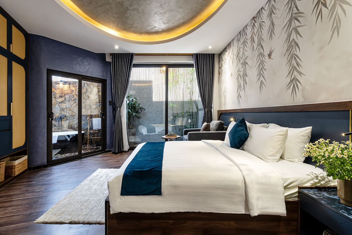 Ropa de cama de alta calidad, colchones con efecto memoria y minibar