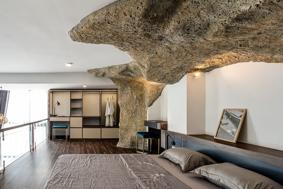 Signature Room, 1 Queen Bed, Balcony, City View