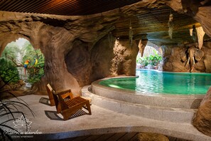 Indoor pool - Kunkin Garden Aparthotel (Ho Chi Minh City)