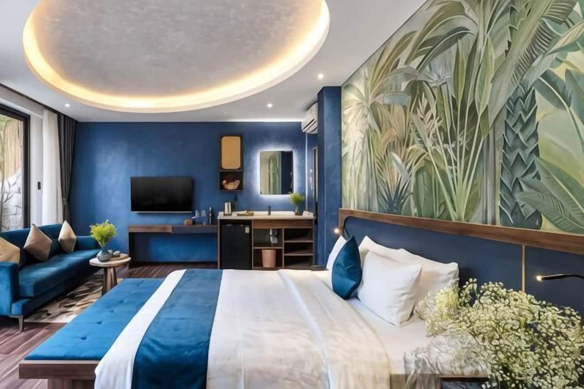 Premium bedding, memory foam beds, minibar, individually decorated