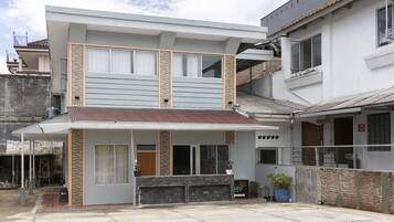 Façana frontal de l'allotjament