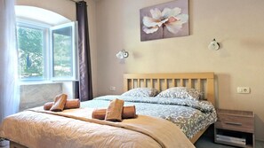 Apartment | 2 bedrooms - Chic and Elegant Flat Near Beach in Montenegro (Kotor)