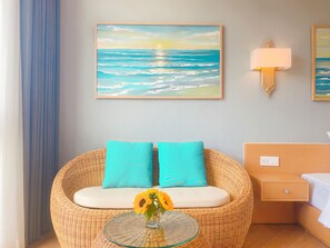 Hypo-allergenic bedding, minibar, in-room safe, individually decorated - Solea Hotel Grand World Phu Quoc (Phu Quoc)