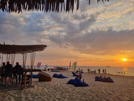Una playa cerca, arena blanca, traslado desde/hacia la playa