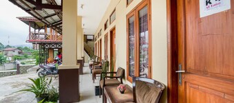 Super OYO 2961 Artana Bed & Breakfast