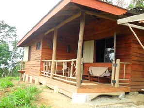 Exterior - Beautiful Log Cabin in Tinamaste with stunning views of waterfall and forest (San Isidro de El General)