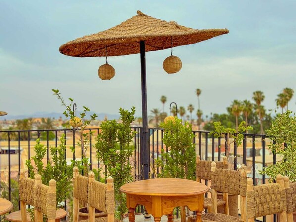 غرفة واسعة | شرفة/رواق