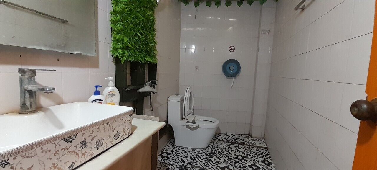 Basic-Doppelzimmer | Badezimmer | Dusche, Regendusche, Bidet, Handtücher