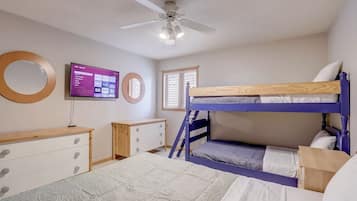 2 bedrooms, iron/ironing board, WiFi (free), bed sheets