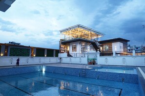 Outdoor pool - Lotus Shine N Amenities (Tarakeshwar)