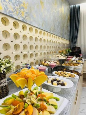Free daily buffet breakfast - Novza Palace Hotel  (Tashkent)