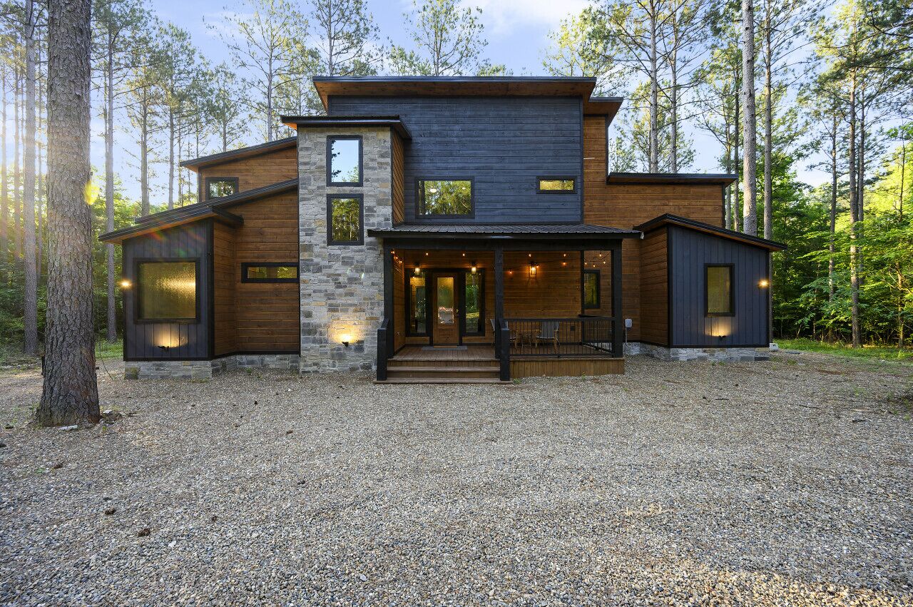 Wilson in the Woods - Stunning New Cabin w/ Games, Hot Tub and More