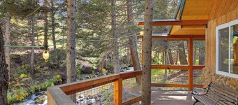 "Moe's Riverside Cottage", Riverfront, Pet friendly, WIFI, sleeps 6