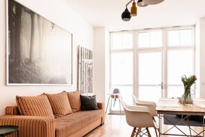 TV - Family-friendly apartment in the center of Berlin (Berlin)