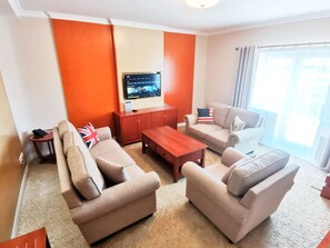 Living area - Bayangol Hotel & Resort (Ulaanbaatar)