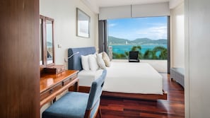 4 bedrooms, in-room safe, desk, iron/ironing board